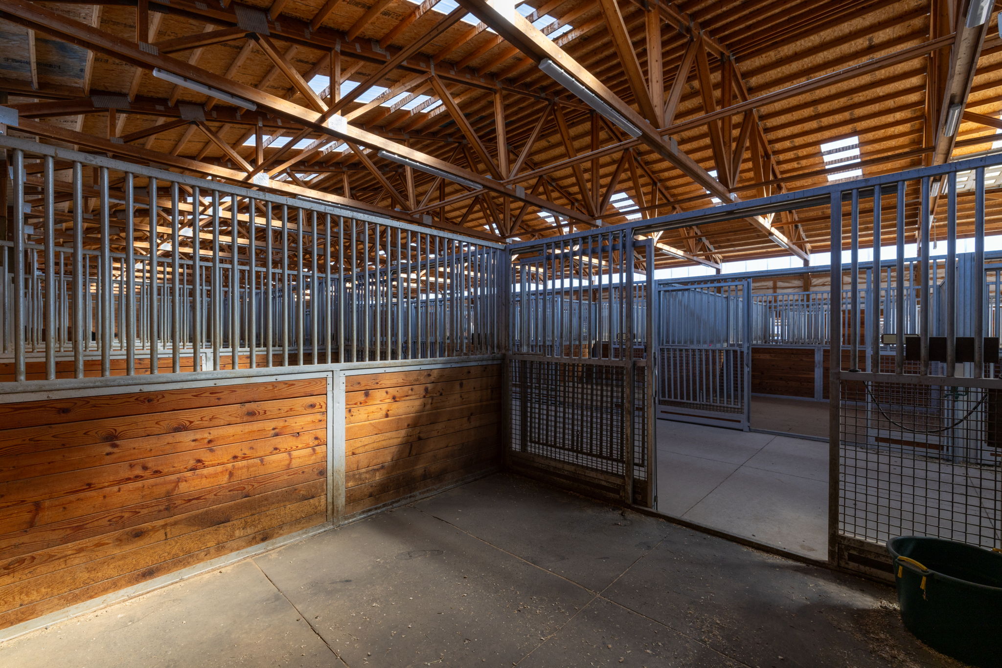 54-stall barn