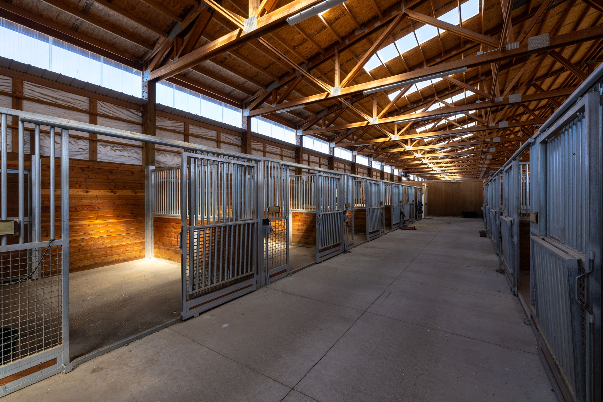 54-stall barn